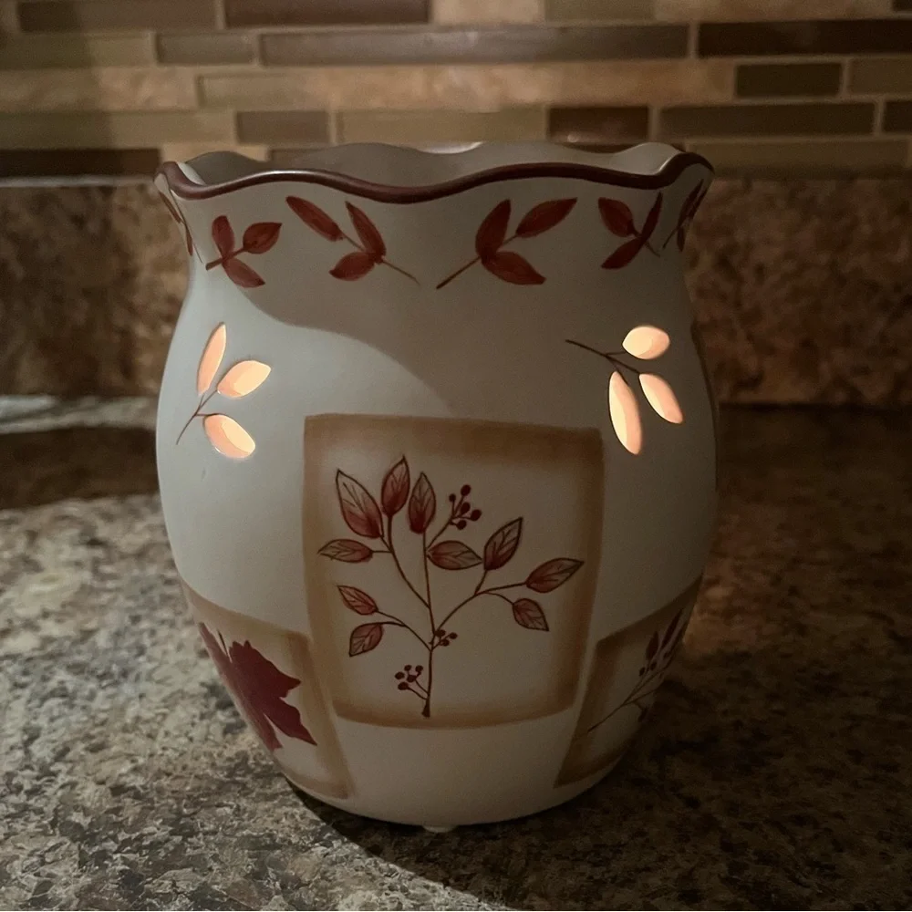 Yankee Candle Natures Touch Tart Warmer Leaf Pattern
